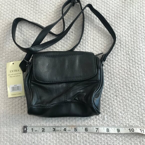 Small Black Genuine Leather Shoulder Bag / Crossbody Bag - Brand New with Tags! - Picture 4 of 7